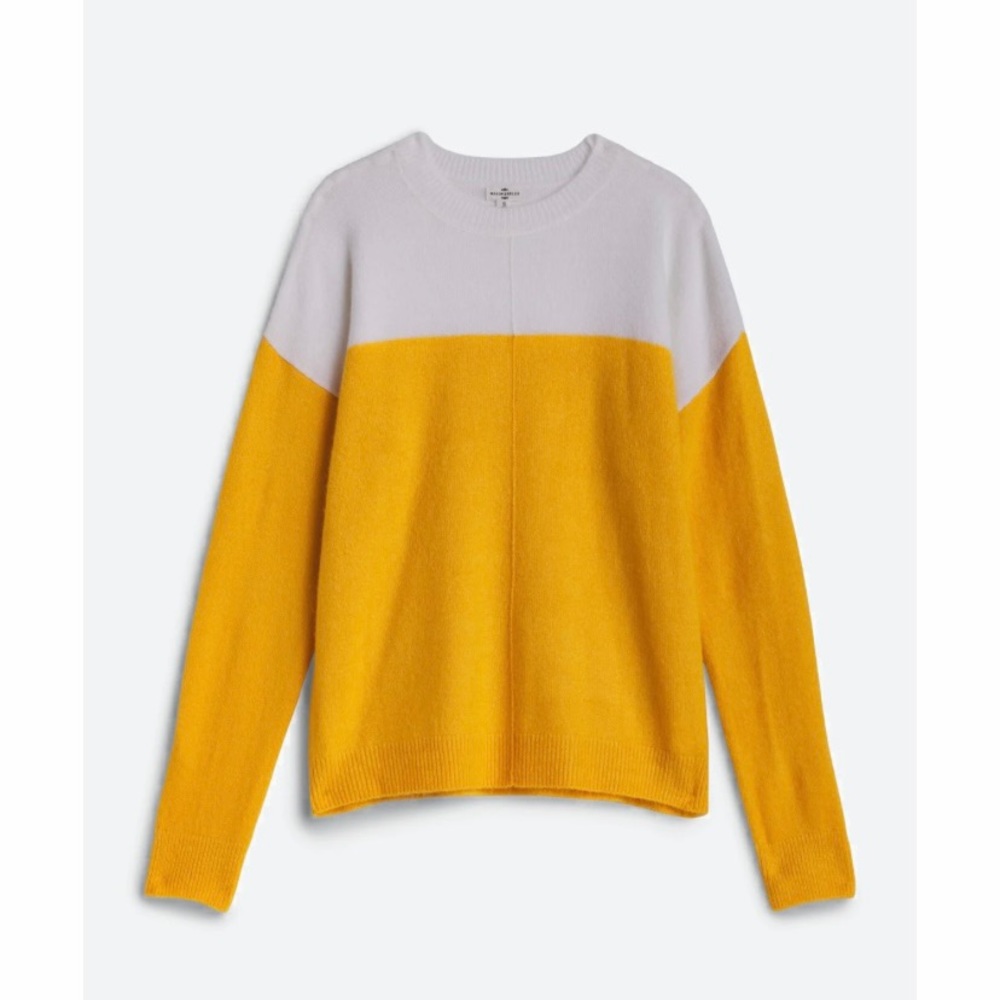 Boutique Sweater NWT